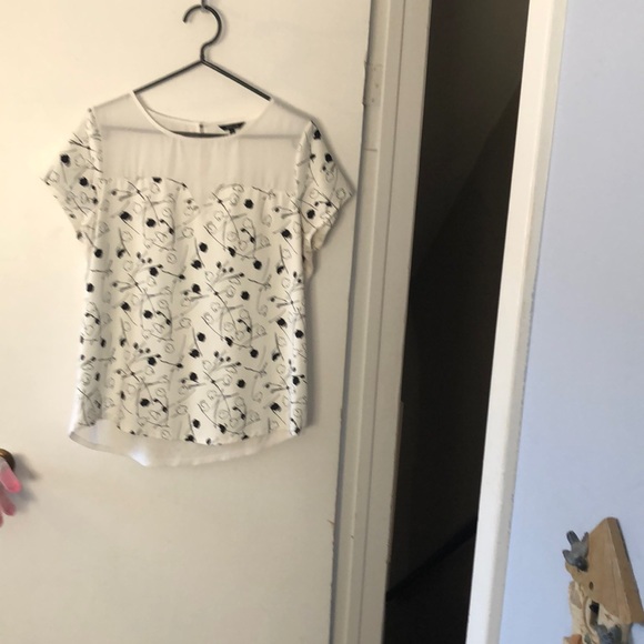 Short sleeved, sweet top - Picture 1 of 2